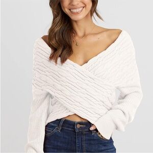 V Neck Crossover Cropped Long Sleeve Sweater Dillard’s Brand
Size Medium